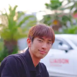 インストラクター