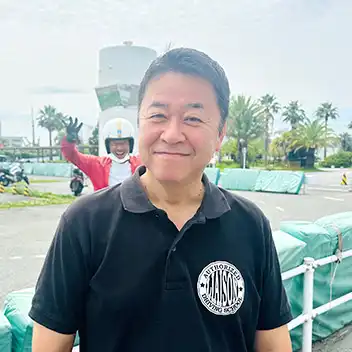 インストラクター