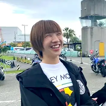 インストラクター